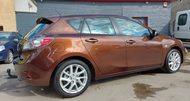 Mazda 3 cena 28900 przebieg: 110898, rok produkcji 2011 z Poznań małe 781